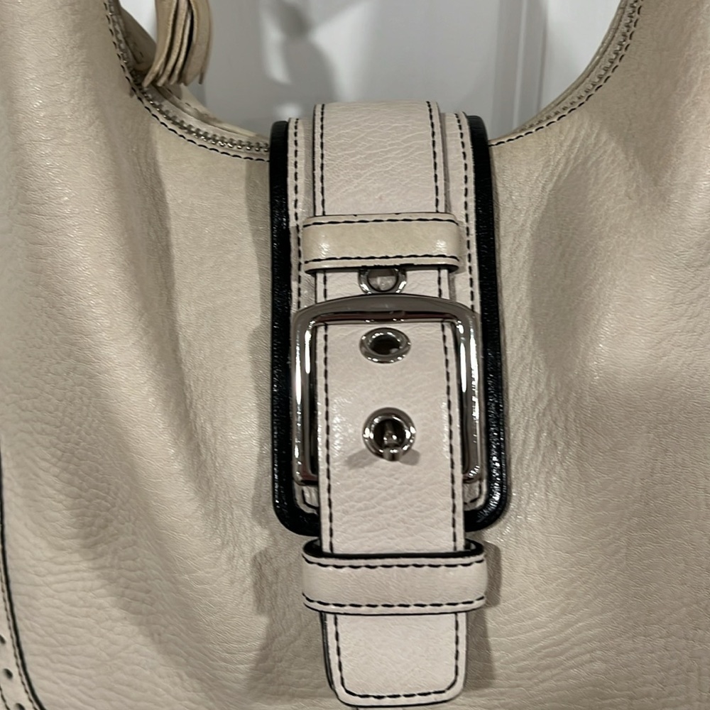 Coach Hamptons Cream Pebbled Leather Hobo Purse Shoulder Bag - Picture 2 of 14
